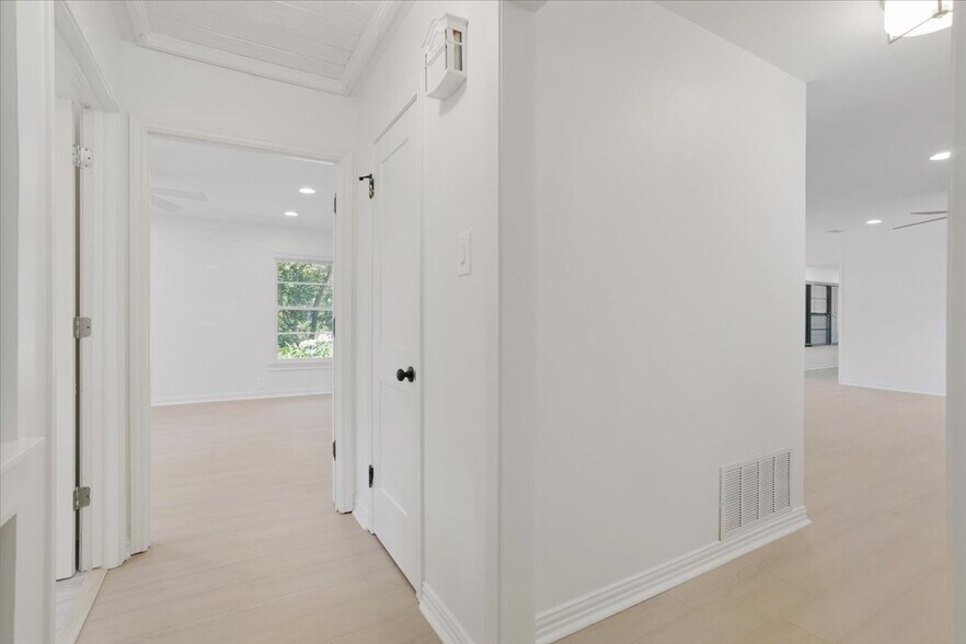 Building Photo - 524 N Wharton St