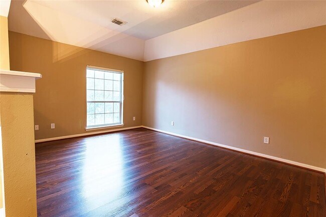 Building Photo - 14407 Eastern Redbud Ln