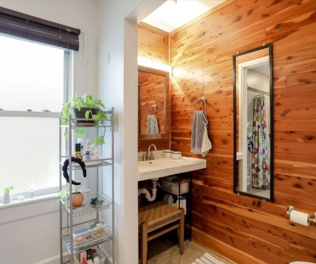Building Photo - Beautiful New Listing Available August 21, 2026.  Monthly rent $2,100