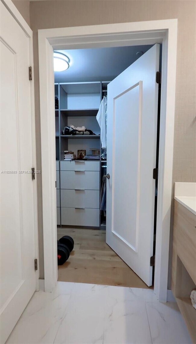 Building Photo - 16385 Biscayne Blvd