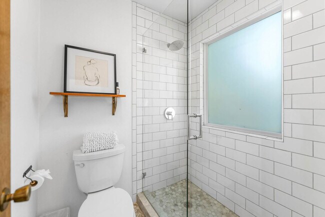 Building Photo - 11502 Oak Knoll Dr