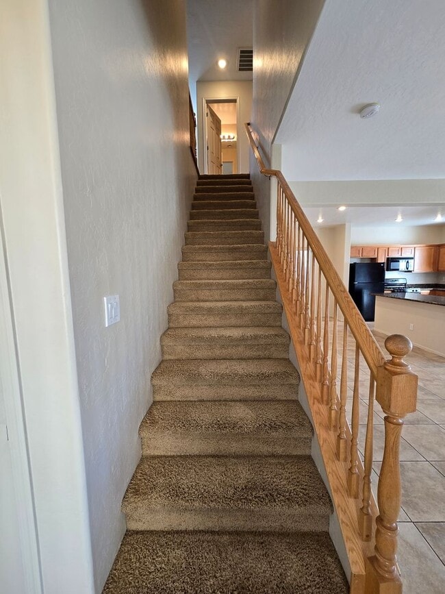 Building Photo - An Amazing 3 Bedroom, 2 Story Home in Silverstone Ranch.