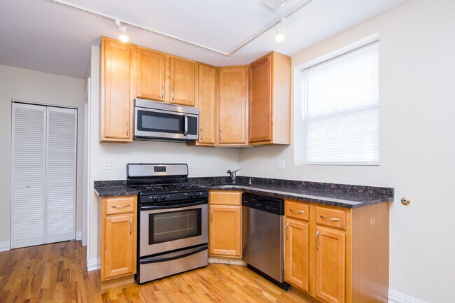 Building Photo - 2441-2443 N Kildare Ave