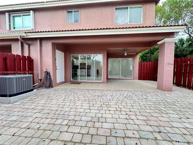 Building Photo - 7001 SW 164th Ct