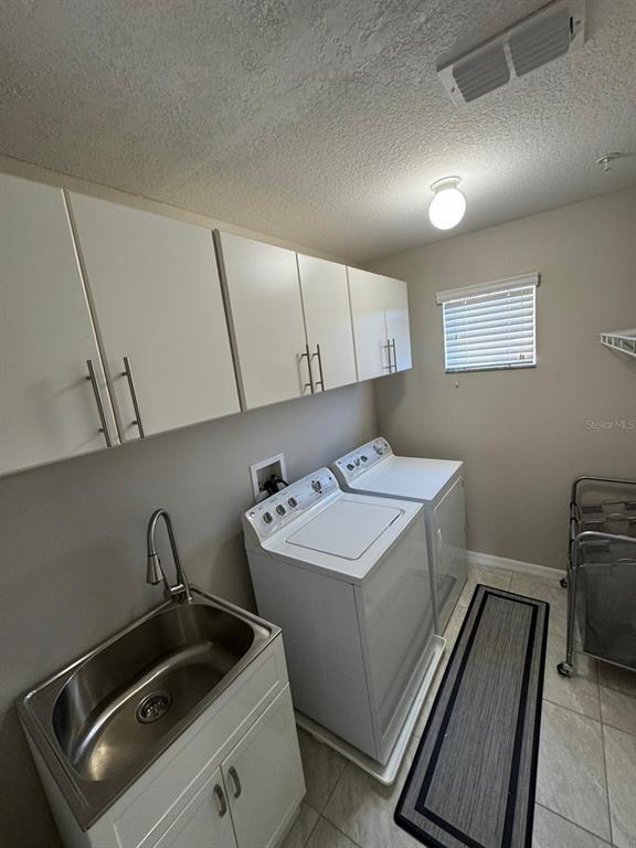 Building Photo - 2091 Bent Grass Ave