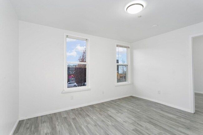 Building Photo - 5225 S Tacoma Way