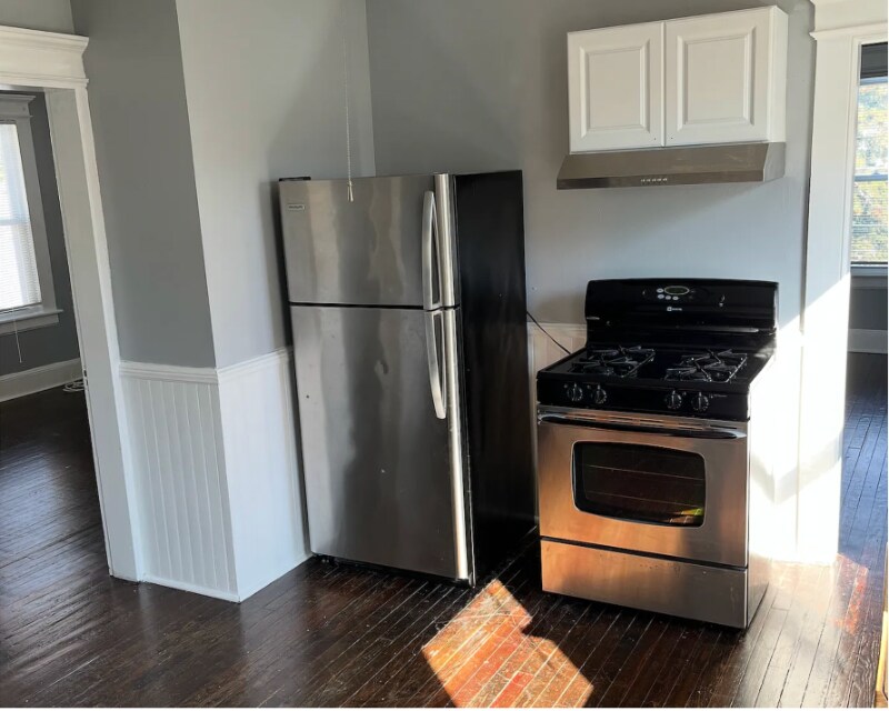 Building Photo - 765 Brewster St