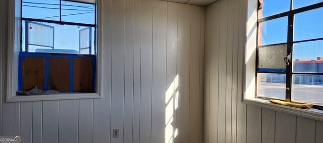 Building Photo - 1529 S Main St