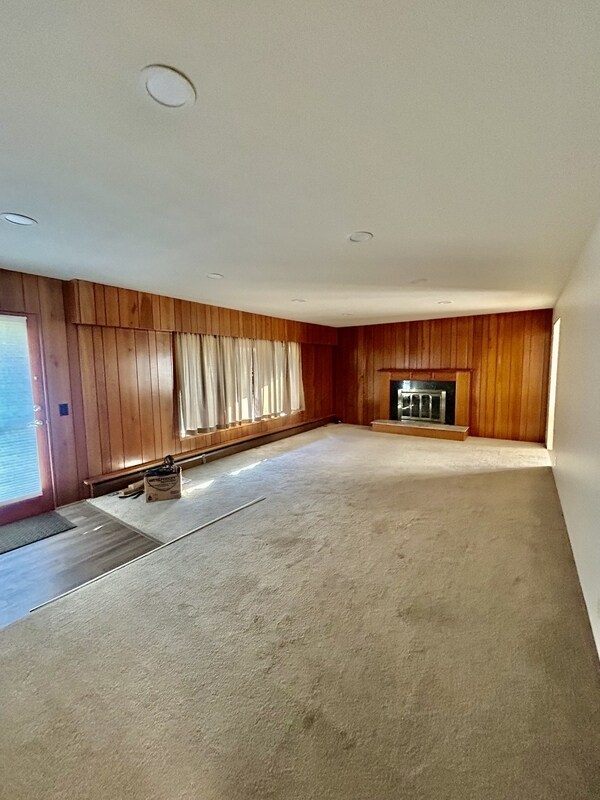 Building Photo - 606 Mead Ave