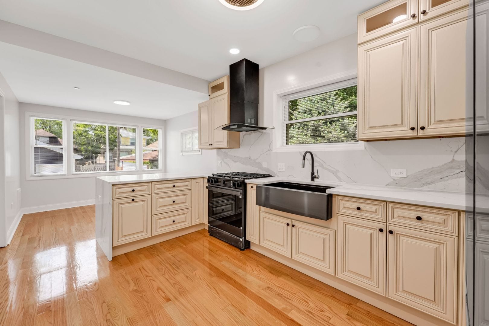 Building Photo - 1115 N Taylor Ave