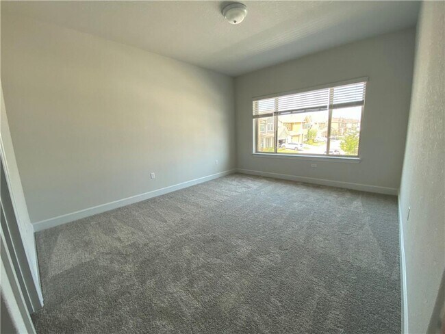 Building Photo - 5820 Harper Park Dr