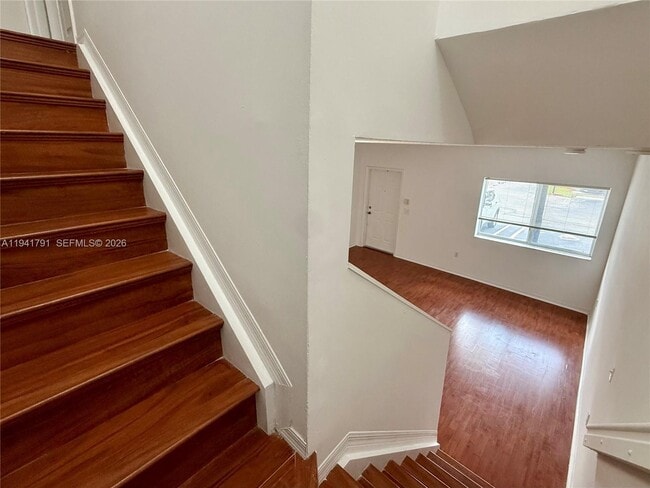 Building Photo - 2311 SE 24th Ct