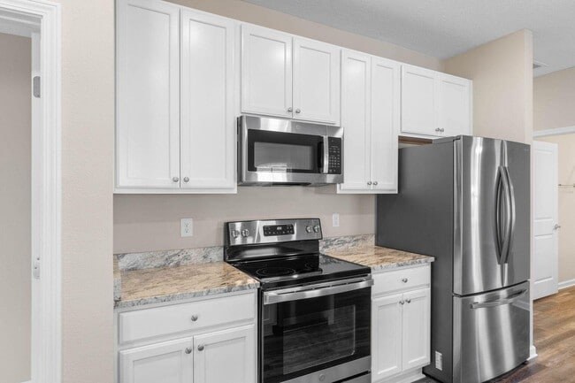 Building Photo - 145 4th Ave E