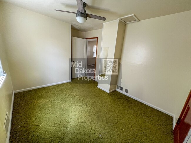 Building Photo - 618 S Edmunds- 2 bedroom house