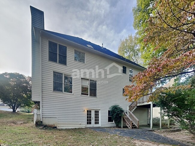 Building Photo - 1302 Hadaway Trail NE