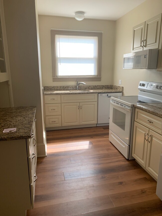 Building Photo - 237 S Broad St