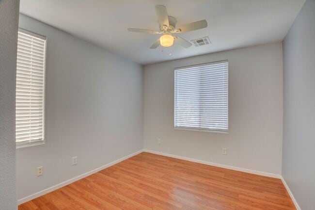 Building Photo - BEAUTIFUL 2 STORY SINGLE FAMILY HOME WITH 3 BEDROOMS AND 2.5 BATHS LOCATED IN SOUTHWEST