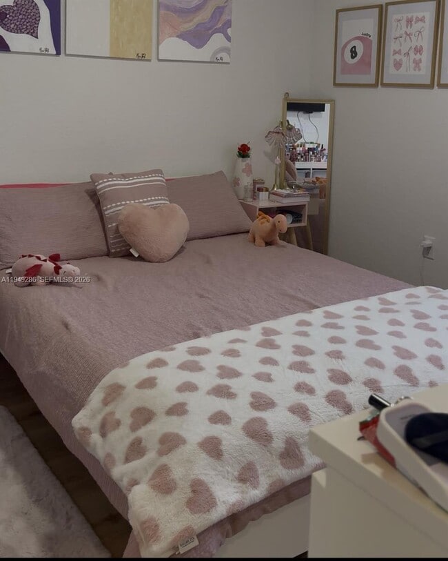 Building Photo - 2415 SE 23rd Rd