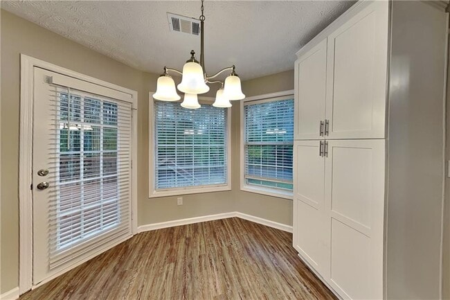 Building Photo - 5022 Cliff Top Dr