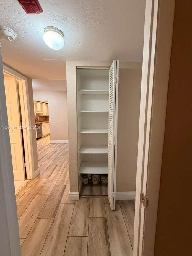 Building Photo - 13858 SW 90th Ave