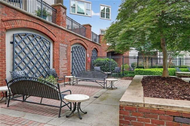 Building Photo - 11 Perimeter Center E