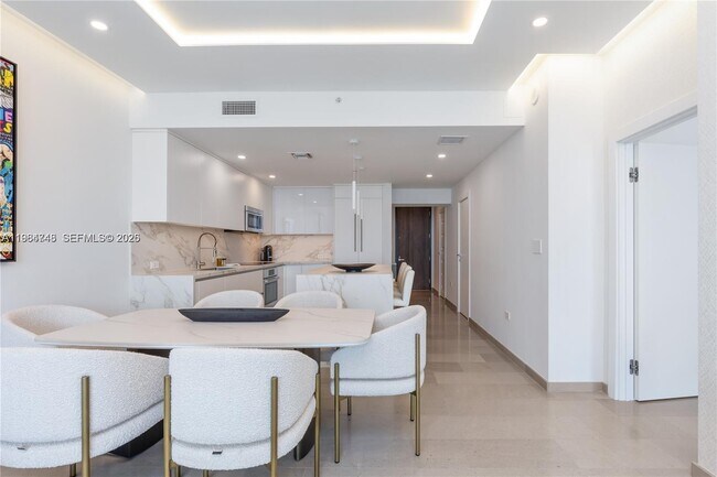 Building Photo - 88 SW 7th St