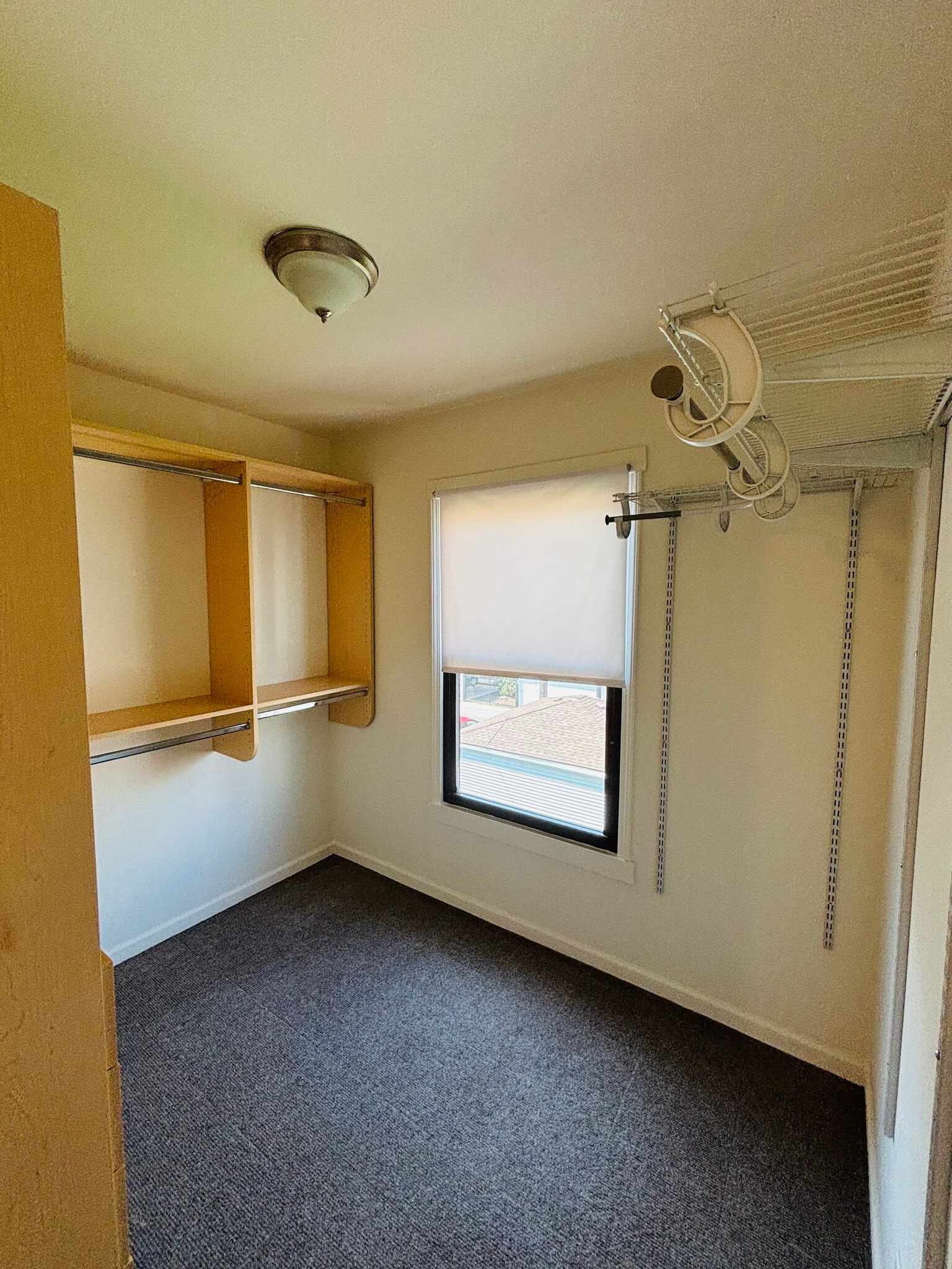 Walk in Closet - 2318 W Diversey Ave