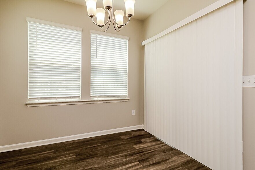 Building Photo - 238 S Great White Way
