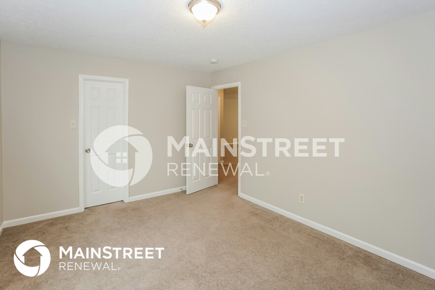 Building Photo - 715 Capstone Ave