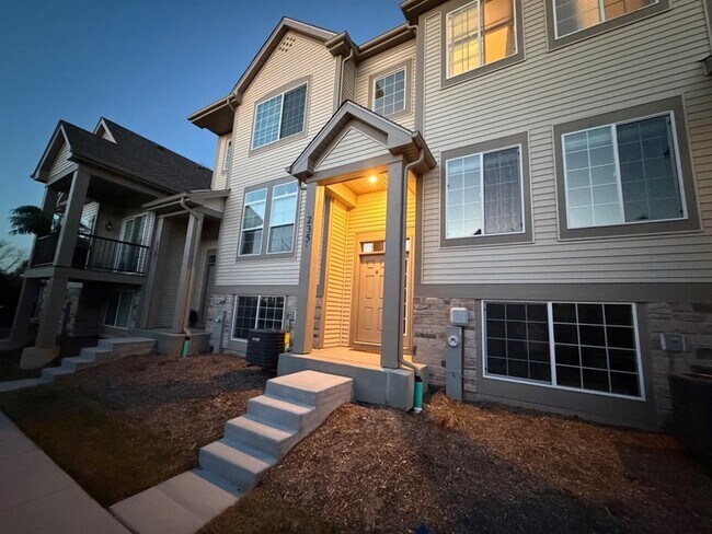 Building Photo - 235 Regency Ct