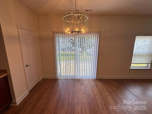 Building Photo - 6622 Latherton Ln