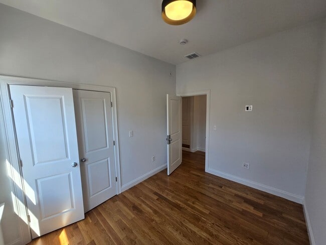 Building Photo - 355 Adams St