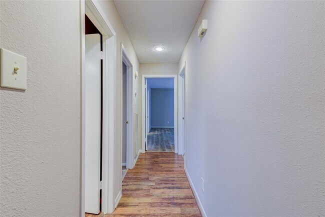 Building Photo - 1710 Bodart Ct