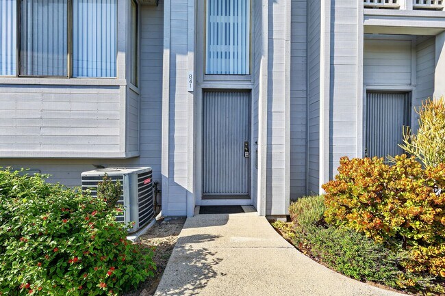 Building Photo - 841 America Way