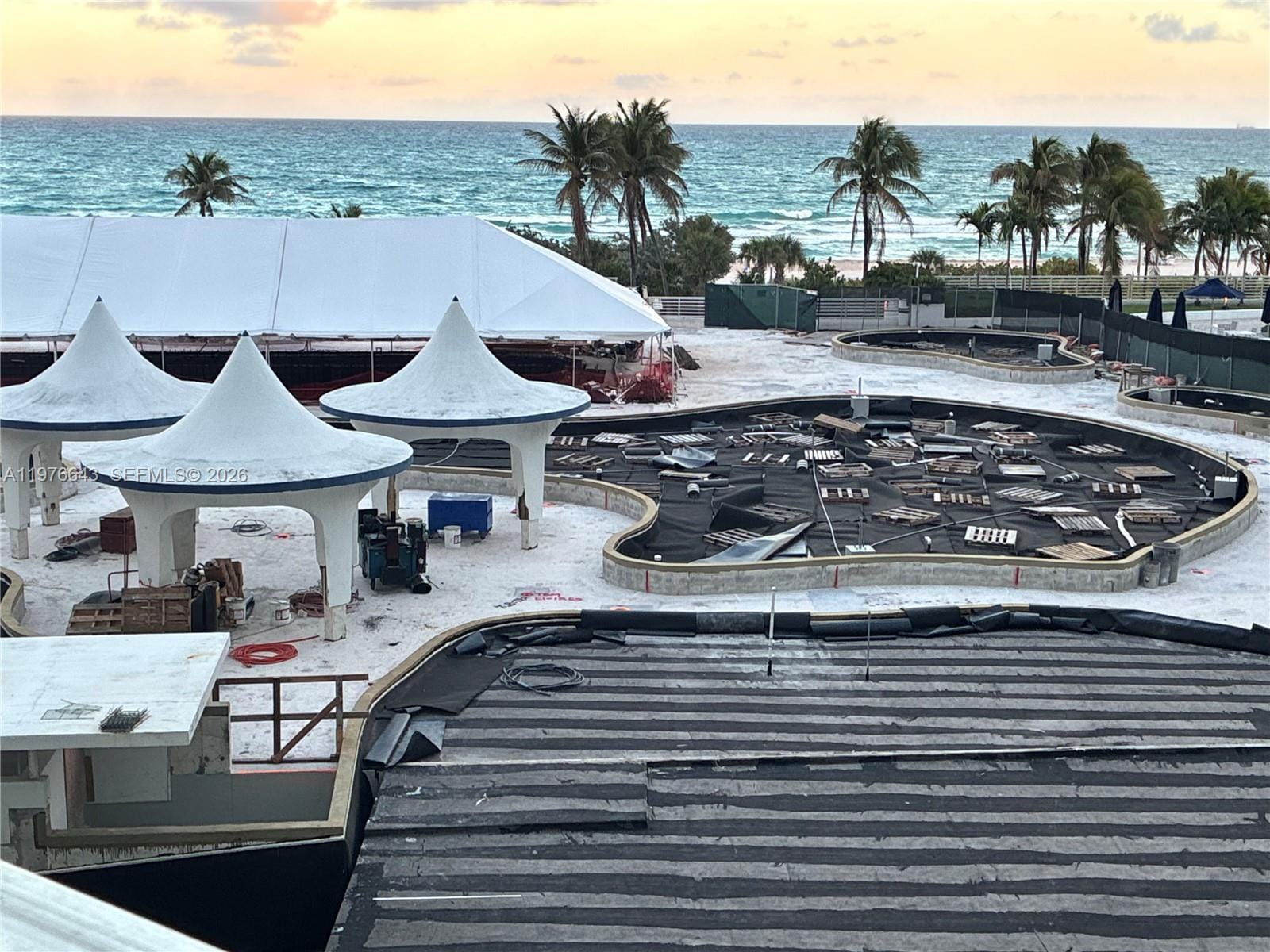 Building Photo - 5161 Collins Ave