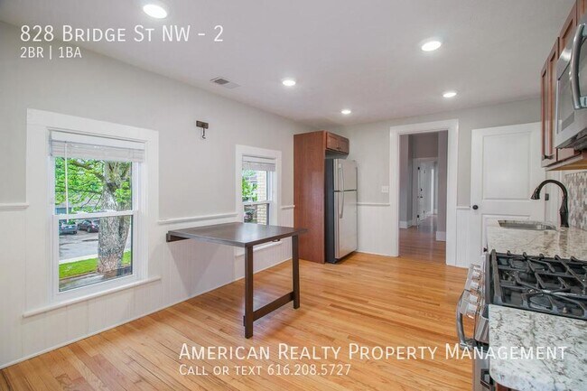 Building Photo - 828 Bridge St NW