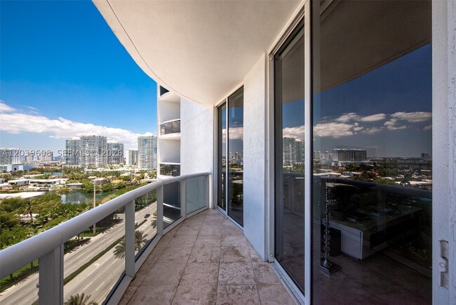 Building Photo - 16001 Collins Ave