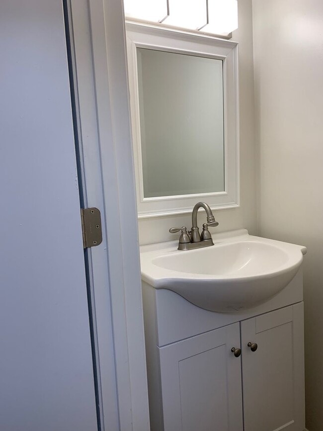 Primary Photo - 2 Bedroom 1.5 Bath Townhouse