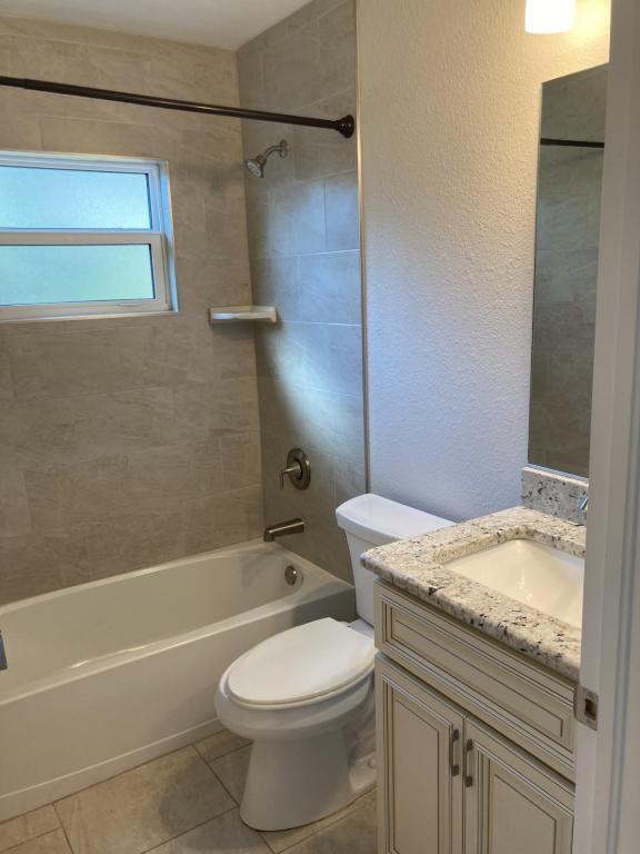 Building Photo - 1641 S San Mateo Dr