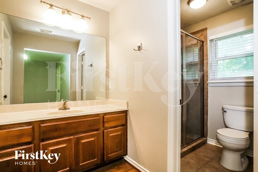 Building Photo - 503 Mesquite Dr