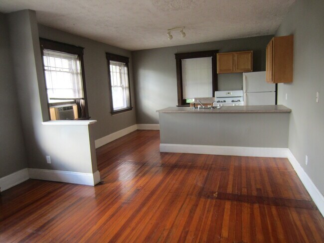 Building Photo - 621 Clemmer Ave