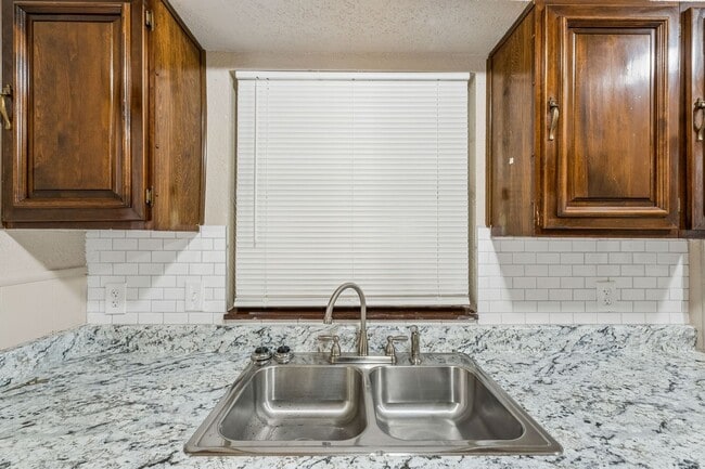 Building Photo - 3 bed, 1.5 bath in OKC,OK