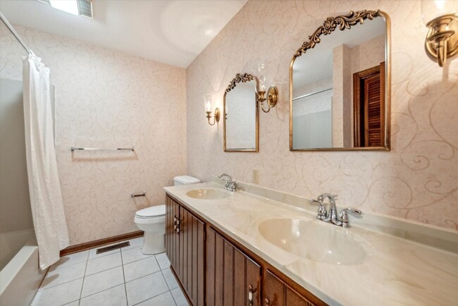 Building Photo - 3BD/2.5BA Rancher in Kennett Square Borough!