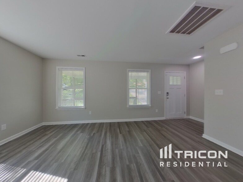 Building Photo - 305 Bonita Dr