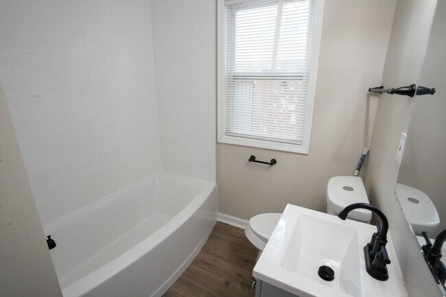Building Photo - Freshly Renovated 3-Bedroom Home – Quality...