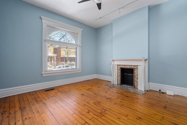 Building Photo - 281 Reinhard Ave