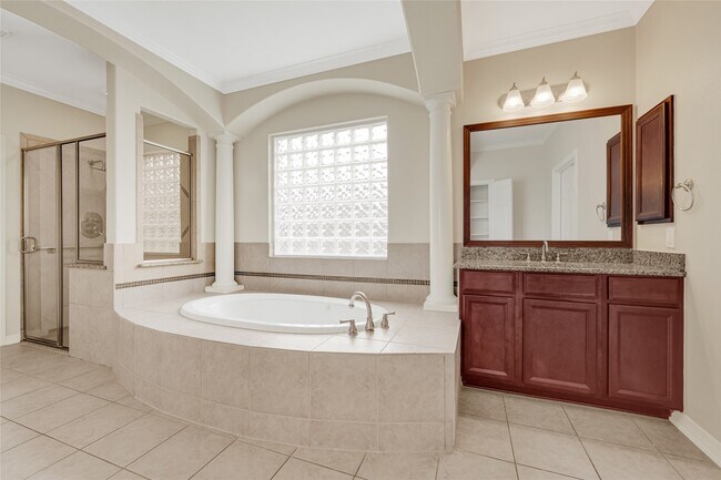 Building Photo - 3906 Point Cuero Ct
