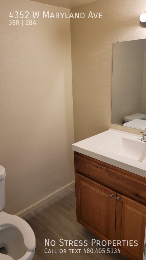Building Photo - Remodeled 3 Bedroom Townhome off 43rd Ave ...