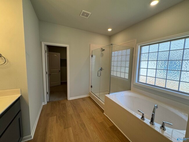 Building Photo - 214 Portrait St