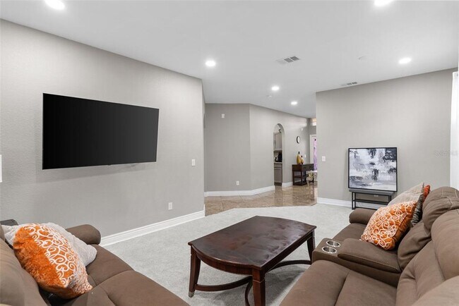 Building Photo - 215 Gleneagles Dr